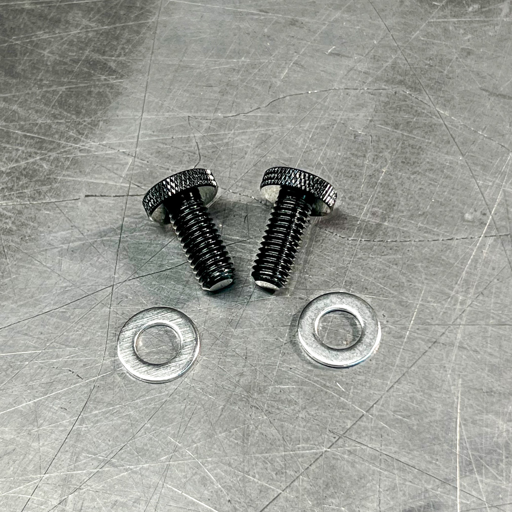 Knurled Thumbscrews